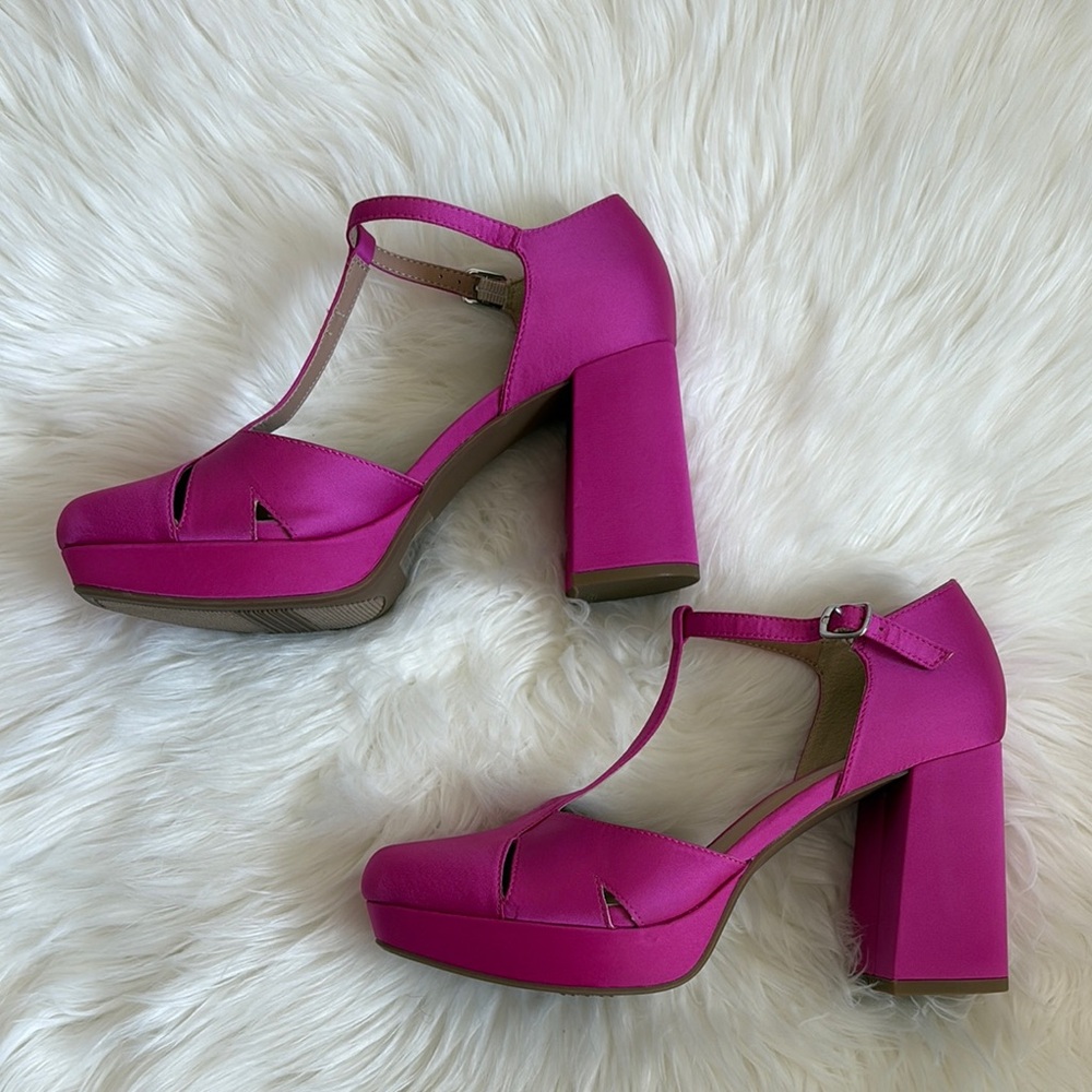 Pop Pink T-Strap Heels with Block Heel - Picture 2 of 9